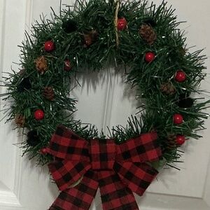 Cute 8” lighted wreaths